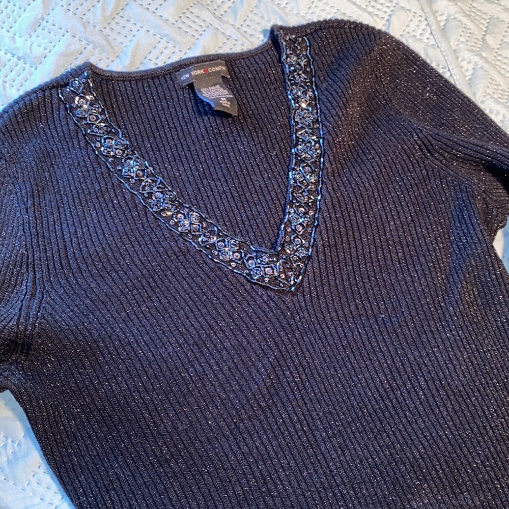 New York & Company beaded v neck shimmer fitted knit sweater black silver medium